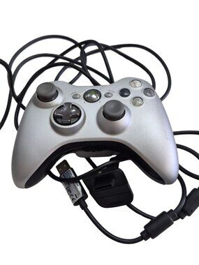 Xbox 360 Wired Controller With Nyko Battery Pack For Gaming & USB Connection